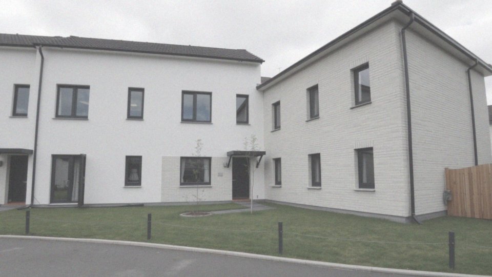 Jakie są kryteria dla budynków mieszkalnych?